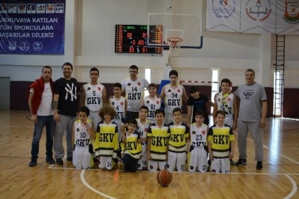 GKV Küçük Erkekler Basketbol Takımı Bölge Şampiyonu oldu 