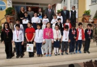 GKV Özel İlkokulu yüzme takımı sporcularına da şilt verildi