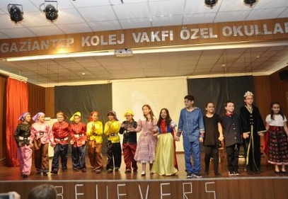 GKV’de Pamuk Prenses ve Yedi Cüceler ve Korkusuz John sahnelendi