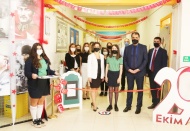 GKV’li Ece Koçak, sergisini Atatürk’e armağan etti