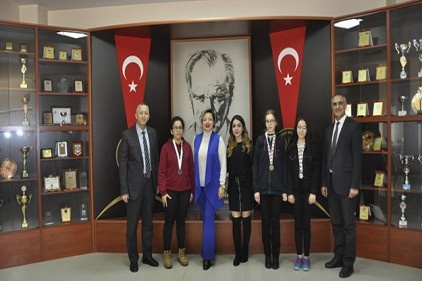 GKV&#8217;li öğrenciler, Türkiye derecesi aldı