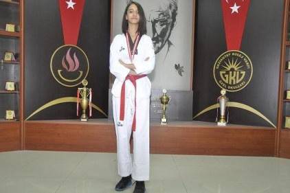 GKV&#8217;li Özlem Koçakgöl&#8217;e karatede bronz madalya 
