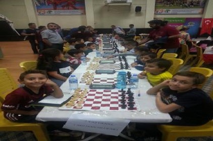 GKV&#8217;li satranççı Kutay Sakmak il birincisi oldu