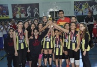 GKV’li voleybolcular dereceyle döndü 
