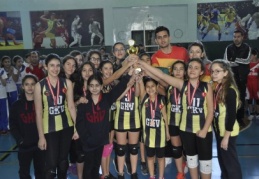 GKV’li voleybolcular dereceyle döndü 