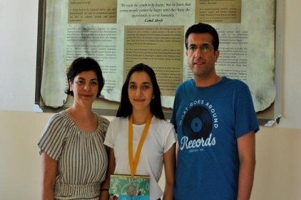 GKV’li Zeynep Özharat’a Waterloo Üniversitesi’nden matematik ödülü 