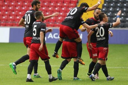 Gökhan kariyerindeki 28. golü attı