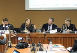 Gökyüzünde savaş uçakları değil çocukların uçurtmaları konuşulmalı