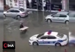 Göle dönen yol ortasında çorba keyfi
