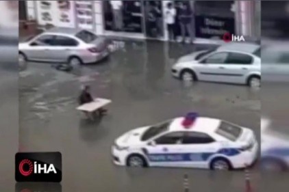 Göle dönen yol ortasında çorba keyfi