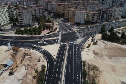 Gölgelik Kavşağı revize edildi yeni haliyle trafiğe açıldı