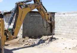Gömülen kaçak tankı kapçeyle çıkarıldı