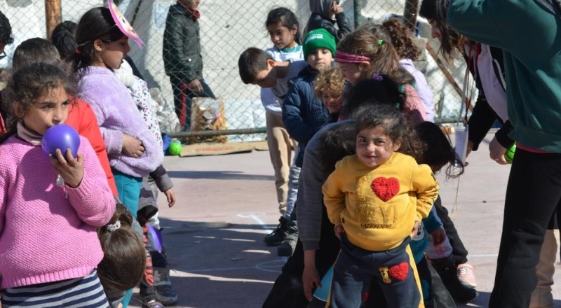 Gönüllü öğretmenler depremzedeler için seferber oldu