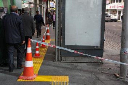 Görenler, görmeyenlere yer açsın diye sarı çizgiler belirginleştirildi