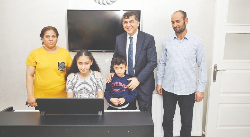 Görme engelli Damlagül, piyanoda 99.87 puan alarak birinci  oldu