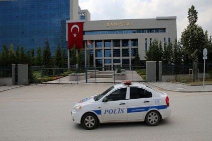 Gözaltına alınan Danıştay çalışanlarından 21&#039;i tutuklandı 
