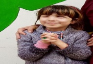 Gözlerinin açılması için yardım bekliyor