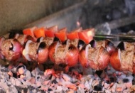 Gribin ve nezlenin doğal ilacı soğan kebabına yoğun ilgi