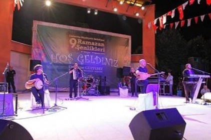 Grup Laçin coşturdu