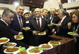 GTB, konuklara çiğköfte ikram etti