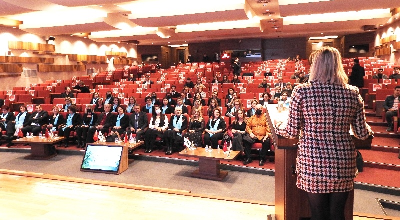 “Güçlü ve başarılı kadınların tüm kadınlarımıza örnek olmasını istiyoruz”