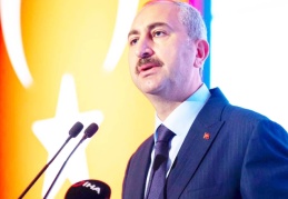 Gül: Bu kapıya gelen herkes adalete erişeceğine asla ama asla şüphe duymamalı