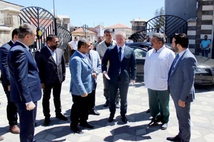 Gül, MMT Amerikan Hastanesi’ni ziyaret etti