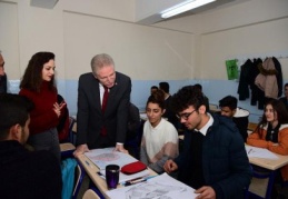 Gül: Öğrenci, okul dışında eğitime ihtiyaç duymamalı 