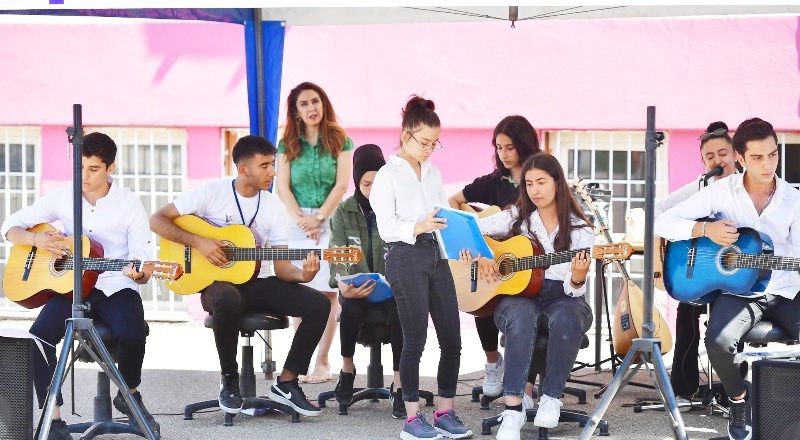Gül, Ülgan Konukoğlu Mesleki ve Teknik Anadolu Lisesi Bilim Fuarı’nı gezdi