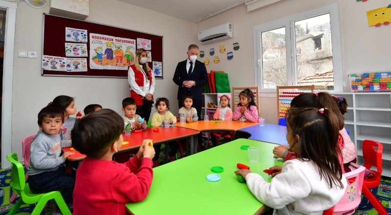 Gül, Yenişarka Köyü İlkokulu’nu ziyaret etti