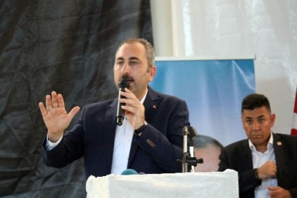 Gül:Bin 500 hakim ve savcı alınacak
