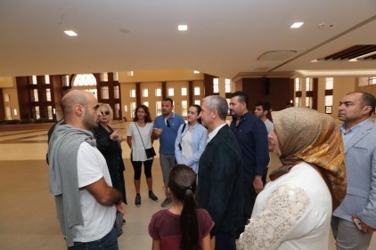 “Güldür Güldür Show” ekibi Şahinbey Kongre ve Sanat Merkezi’ni beğendi 