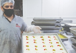 Güllaç ustaları Ramazan mesaisinde