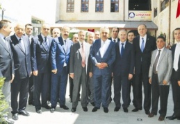 Gümrük Hanı’nı gezdi