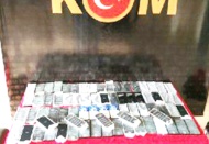 Gümrük kaçağı 73 telefon ele geçirildi
