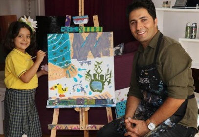Gündüz polis, gece ressam 