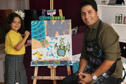 Gündüz polis, gece ressam 