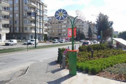 "Güneş çiçekleri"yle elektrik üretiliyor