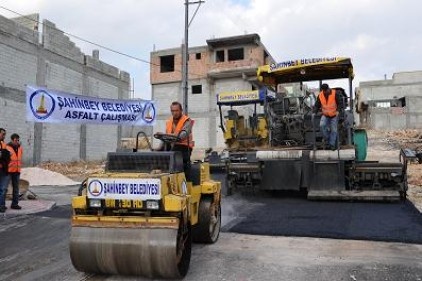 Güneş İlköğretim Okulu&#8217;nun yolları asfaltlandı