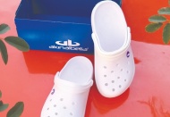 Güneş ışığında renk değiştiren terlik üretildi