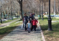 Güneşi gören park ve bahçelere akın etti 