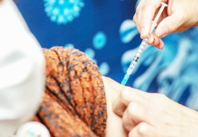 Günler öncesinden aşı için çağırılan 80 yaş üstü yurttaşların randevusu iptal edildi