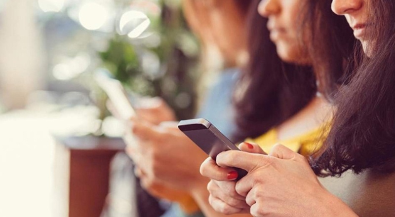 Günlük ortalama 4 saatimiz mobil internet kullanarak geçiyor