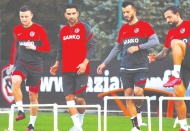 Günün kazananı kırmızı-siyahlı takım oldu