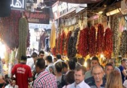 Gurbetçi vatandaşlar, çarşı esnafının yüzünü güldürdü