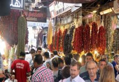 Gurbetçi vatandaşlar, çarşı esnafının yüzünü güldürdü