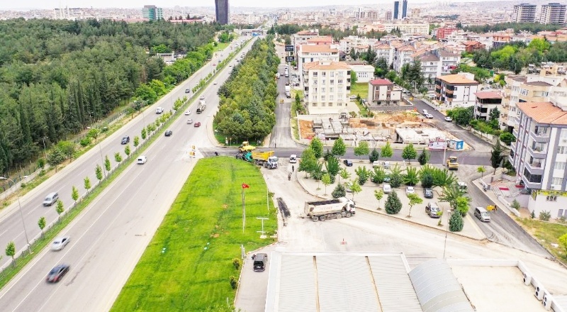 Güvenevler Mahallesi’nde yollar bakımdan geçiyor