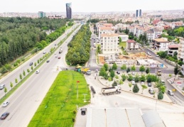 Güvenevler Mahallesi’nde yollar bakımdan geçiyor