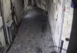 Güvercin hırsızları kameradan kaçamadı