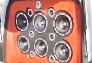 Hafif ticari araçtaki ses sistemi polisi de şaşkına çevirdi